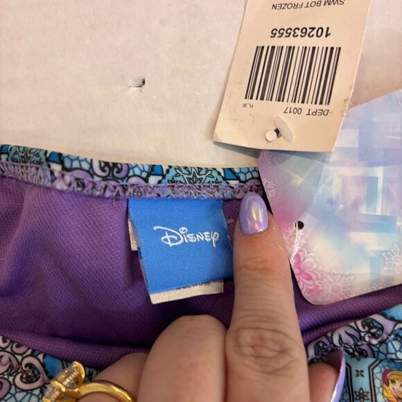 Hot Topic Disneys Frozen Juniors NEW Two Piece Swimsuit XL - Picture 11 of 14